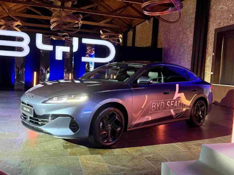 BYD já vende mais carros que a Tesla na Europa e diferença está a aumentar