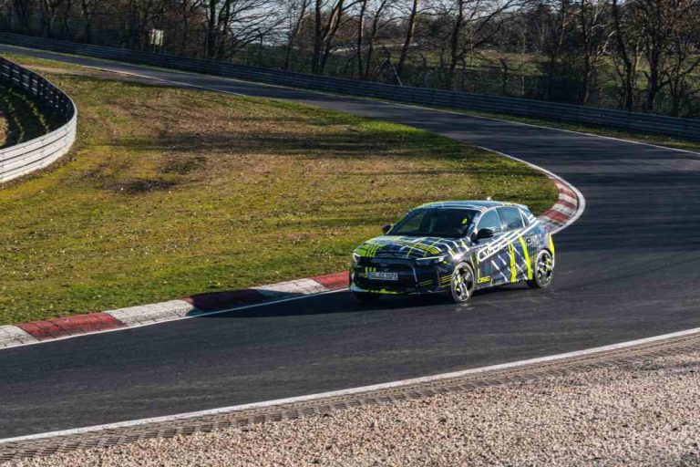 Opel Corsa GSE nasce em Nürburgring e quer devolver emoção aos elétricos