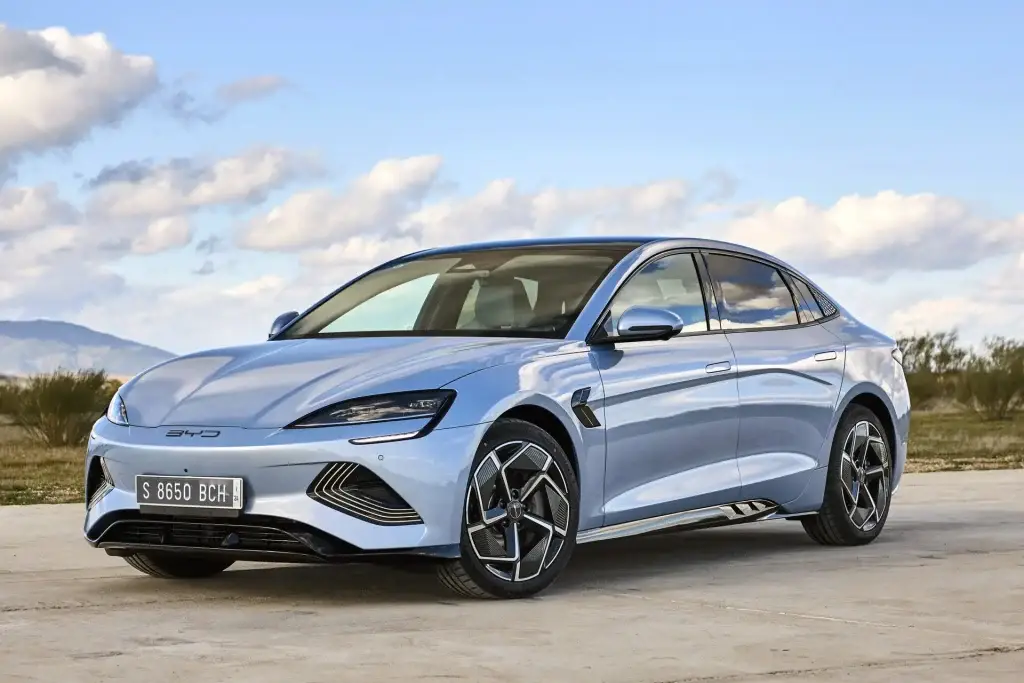 BYD destronou a Tesla na liderança global de veículos elétricos em 2025