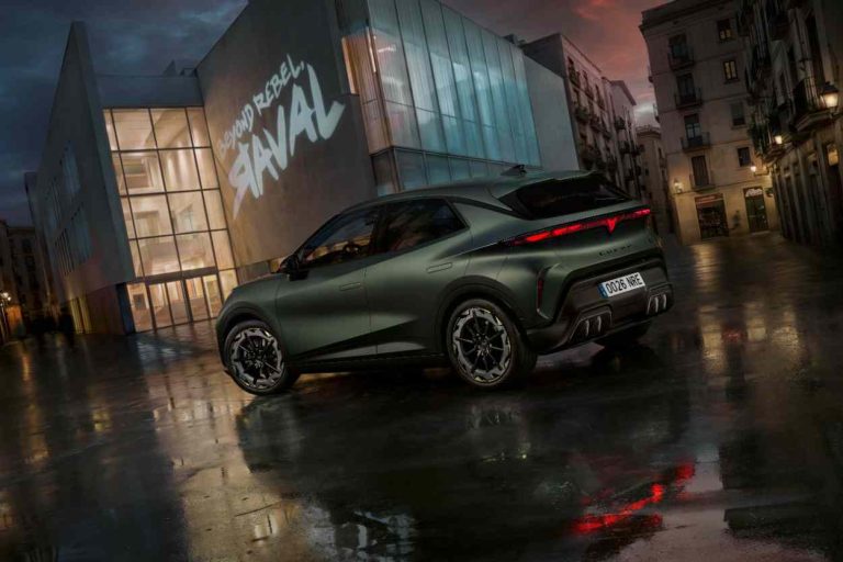 CUPRA Raval quer revolucionar os elétricos urbanos (e começa nos 26.990€)