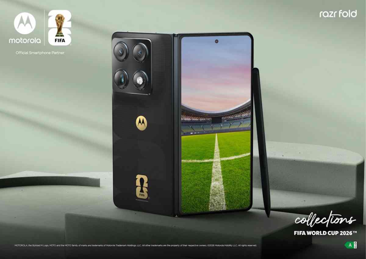 Motorola lança razr fold com edição FIFA e preço a partir de 1 999€
