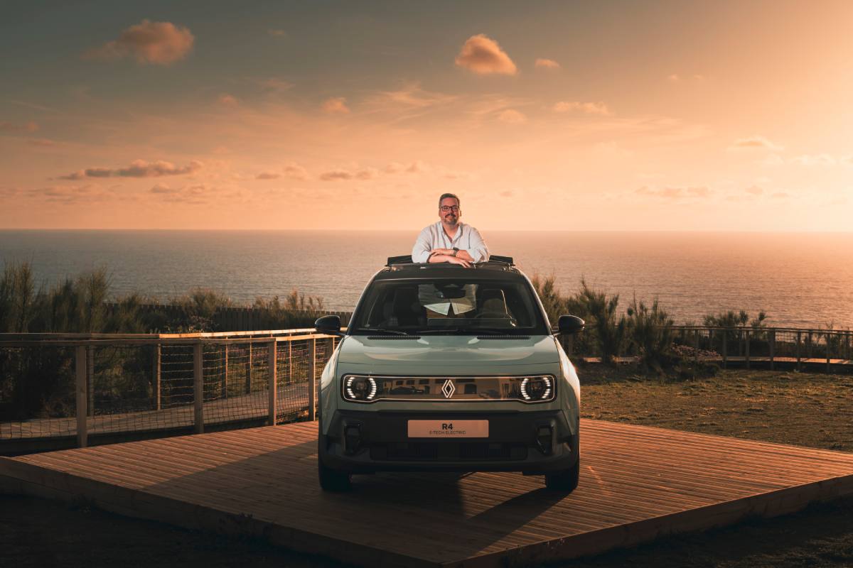 Renault 4 E-Tech ganha versão Plein Sud com teto aberto desde 37 040€