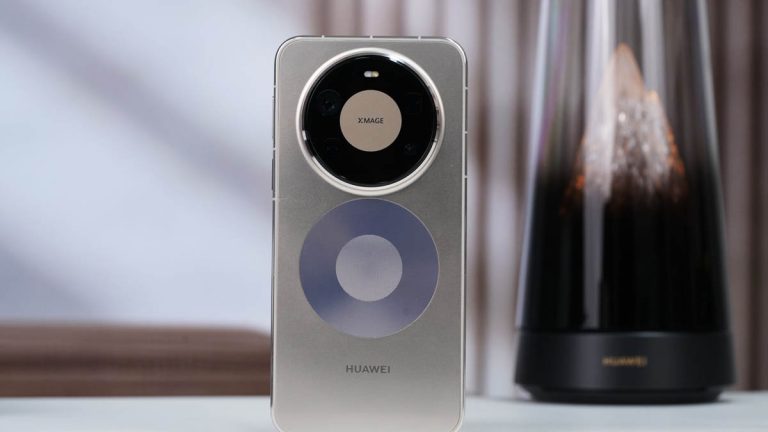 Huawei Mate 90 pode transformar-se numa verdadeira câmara fotográfica de bolso