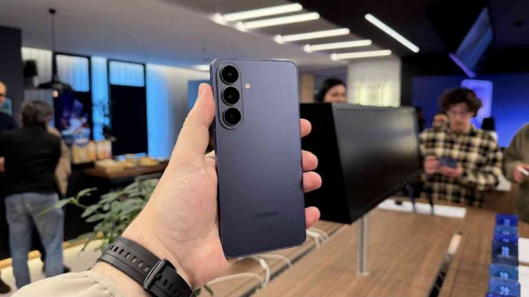 Samsung prepara mudança nas dimensões da próxima linha Galaxy S27