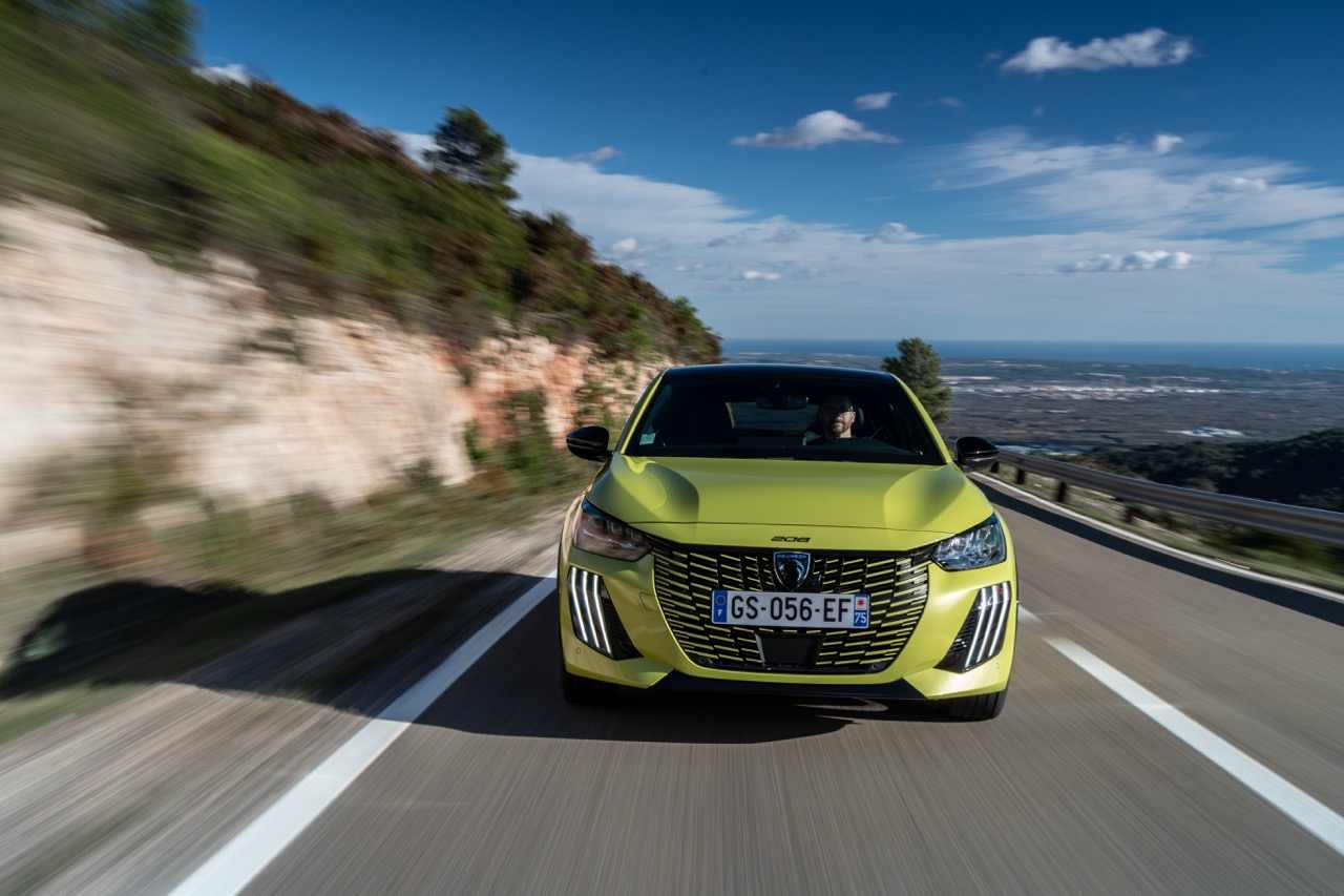 Peugeot domina mercado automóvel em Portugal em abril de 2026 1 Peugeot domina mercado automóvel em Portugal em abril de 2026