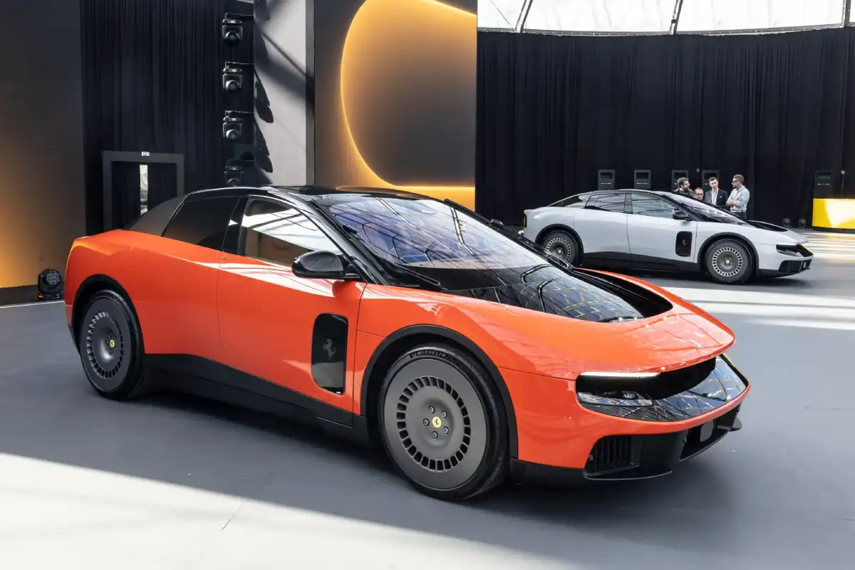 Ferrari Luce é oficial: primeiro elétrico da marca faz ações cair e divide opiniões 4 ferrari luce