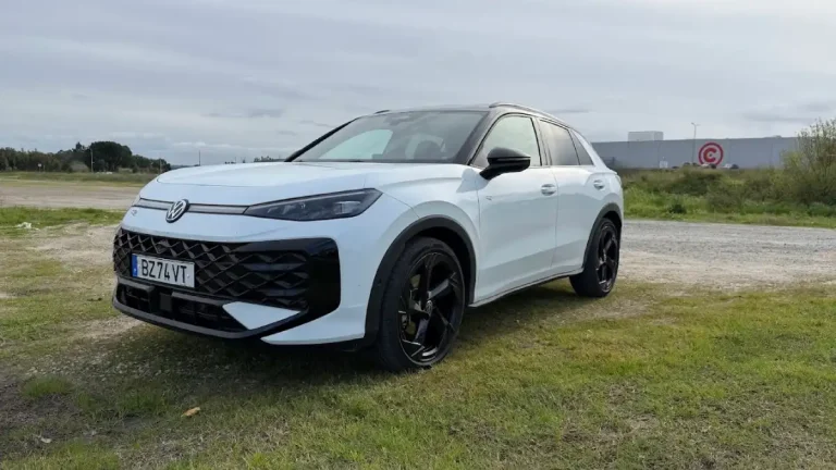 Testei o Volkswagen T-Roc R-Line de 150cv e percebi porque continua a vender tanto