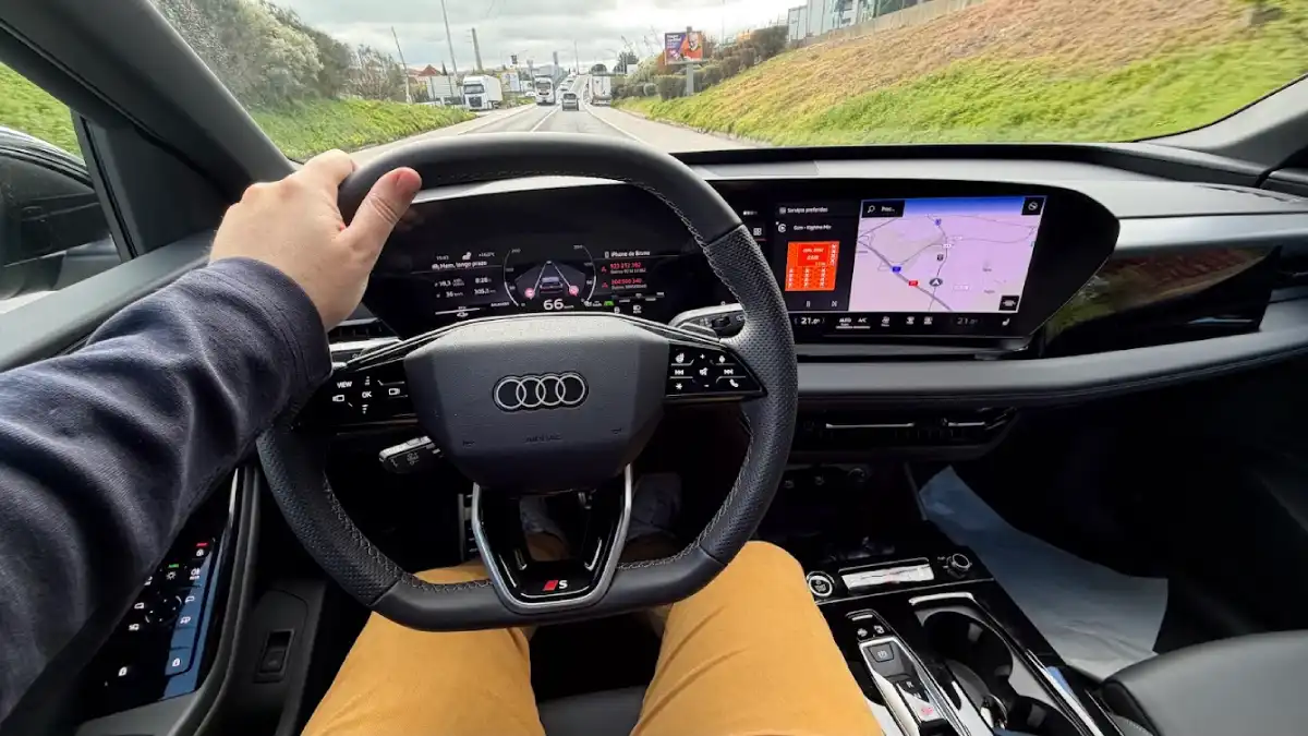 Ensaio ao Audi Q6 e-tron: conforto, tecnologia e uma experiência muito sólida