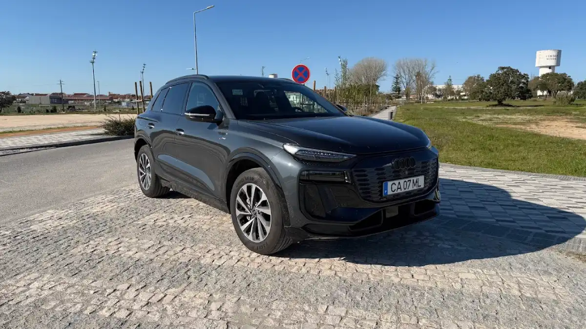 Ensaio ao Audi Q6 e-tron: conforto, tecnologia e uma experiência muito sólida