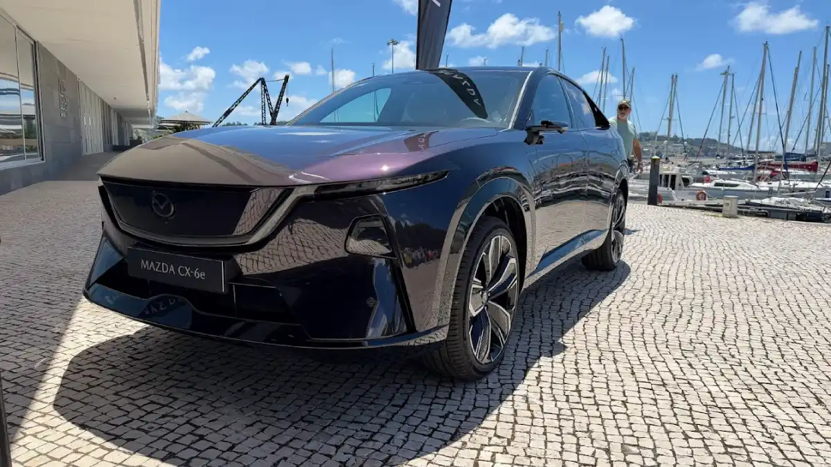 Mazda CX-6e estreia-se em Portugal com até 484 km de autonomia a partir de 41 mil euros 2 Mazda CX-6e