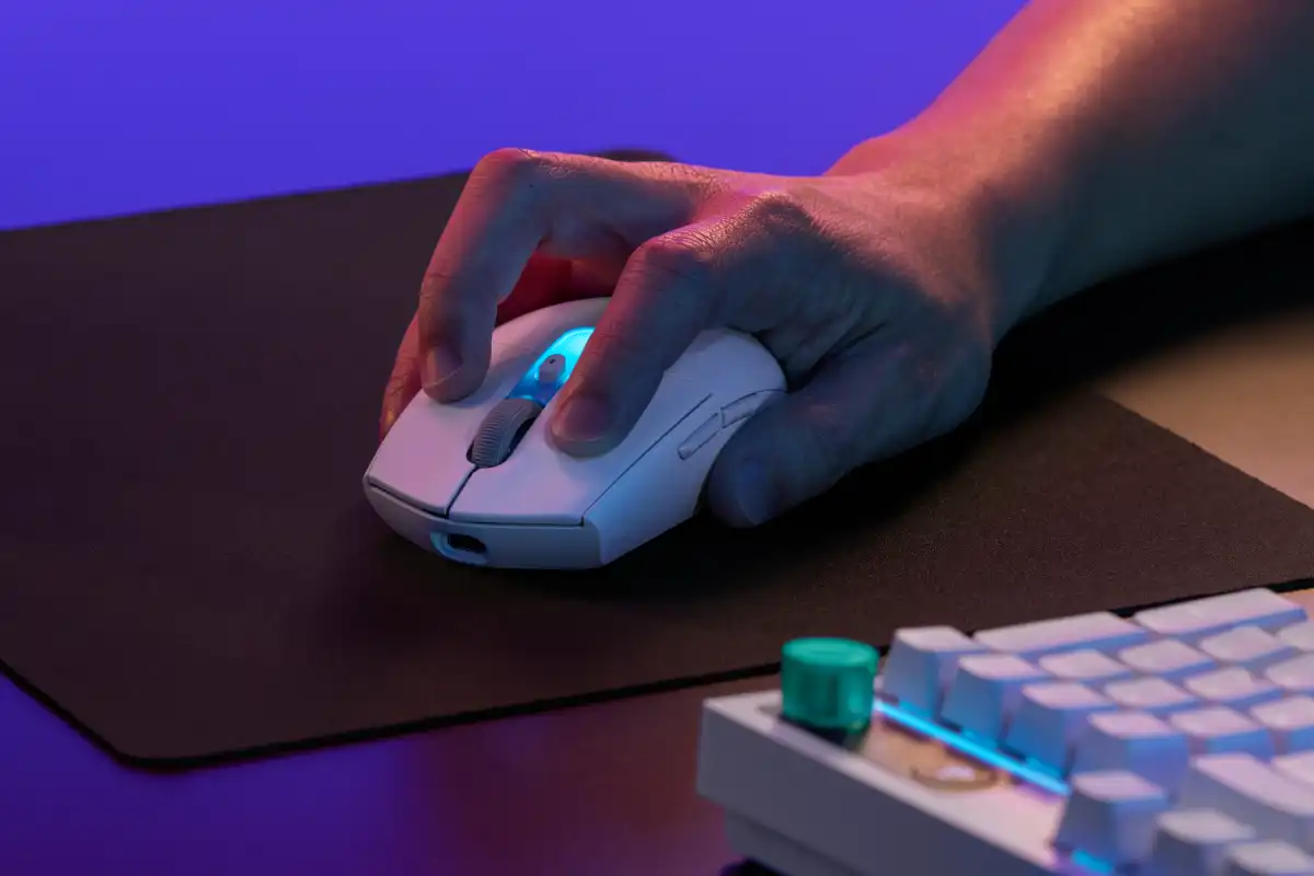 Logitech G305