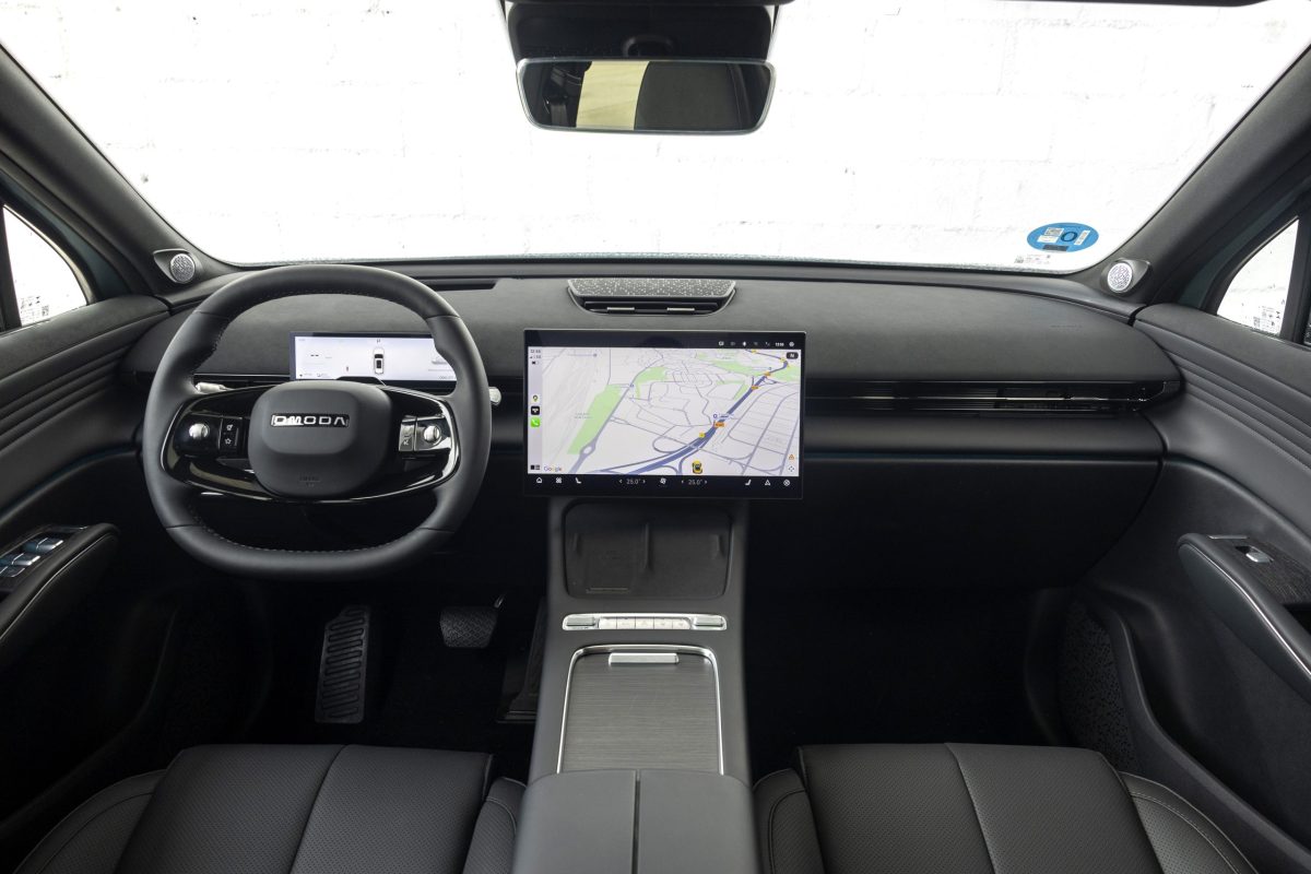 OMODA 7 SHS-P estreia-se em Portugal com 279 cv, 90 km elétricos por 44.900 €