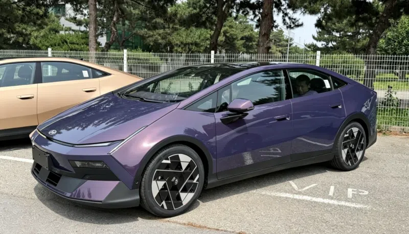 Hyundai Ioniq V