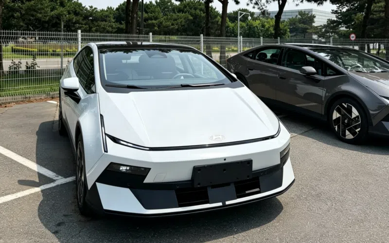 Hyundai Ioniq V