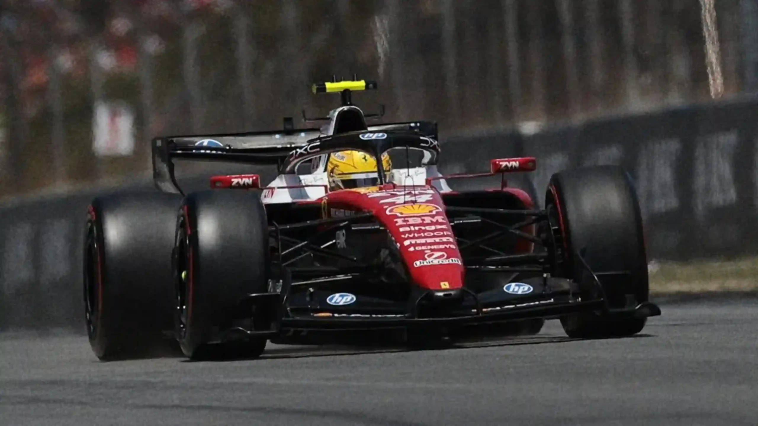 Hamilton estreia-se a vencer pela Ferrari num GP de F1 emocionante em Barcelona 4 Lewis Hamilton Ferrari