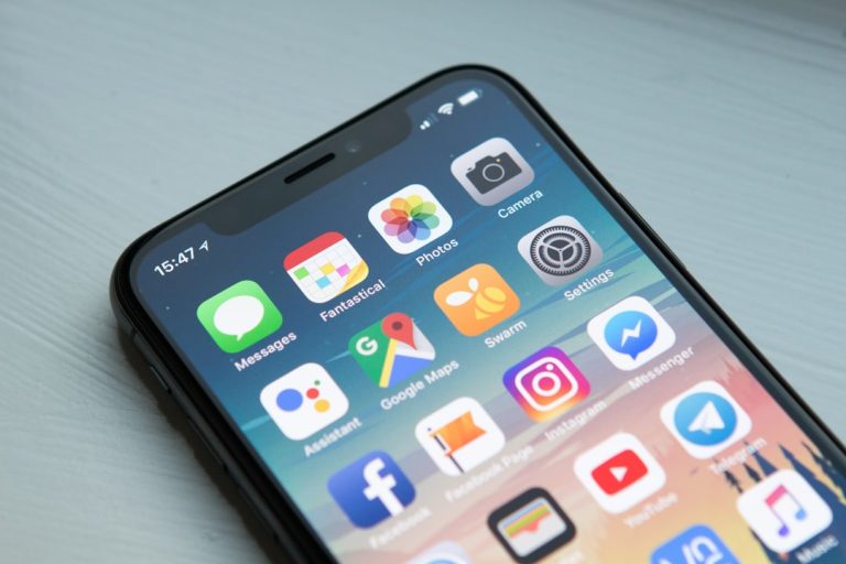 São Francisco nos EUA exige remoção de apps de IA que criam nus falsos: e na Europa? 8 apps nudify IA
