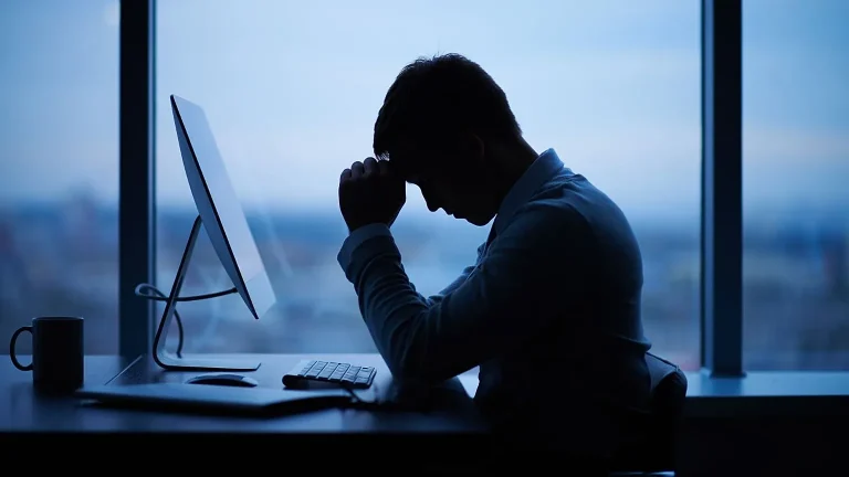 Despedimentos na tecnologia em 2026 já ultrapassaram total de 2025! Culpa da IA?