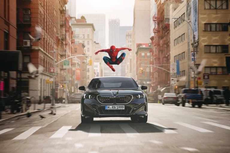 BMW mostra anúncios do Homem Aranha nos ecrãs dos iX3, e irrita utilizadores 1 BMW mostra anúncios do Homem Aranha nos ecrãs dos iX3, e irrita utilizadores