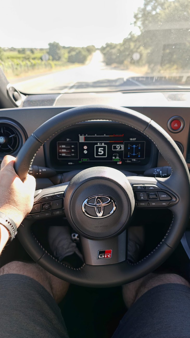 Ensaio Toyota GR Yaris: Um carro de rali para a estrada!