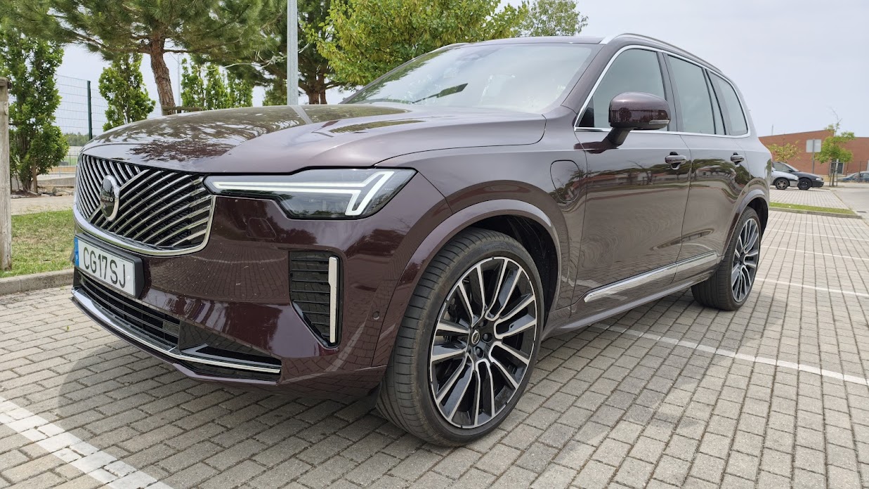 Ensaio Volvo XC90, com 455 cv dá para o dia a dia ?