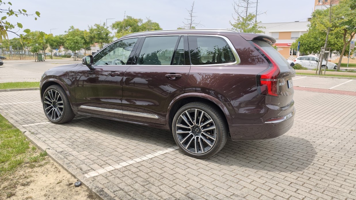 Ensaio Volvo XC90, com 455 cv dá para o dia a dia ?