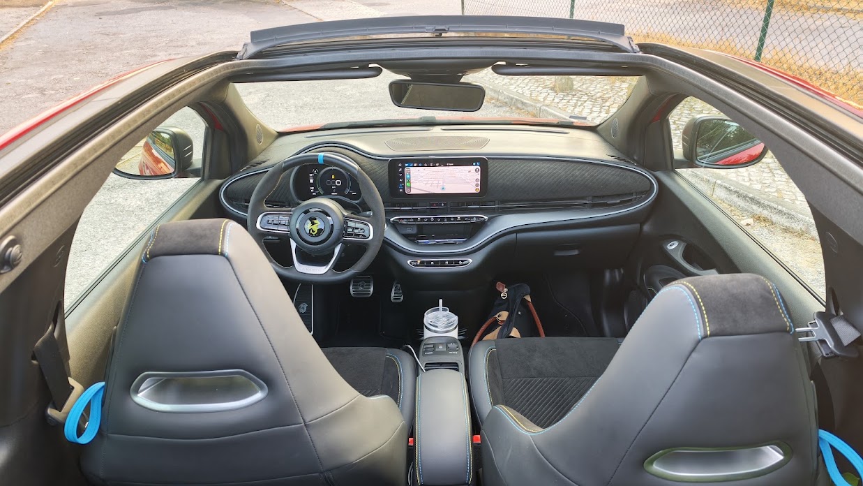 Ensaio Abarth 500e: quando um escorpião troca a gasolina pela eletricidade