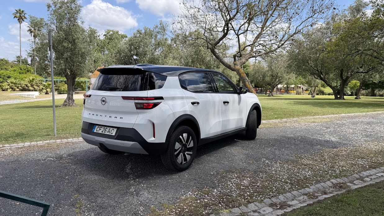 Ensaio ao Opel Frontera Hybrid GS 7 Lugares: será que vale a pena? 9 Ensaio ao Opel Frontera Hybrid GS 7 Lugares: será que vale a pena?