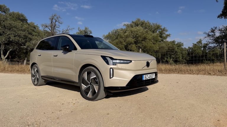 Volvo EX90